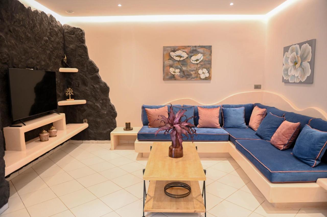 The Rock Luxury Homes Mesaria Exterior foto