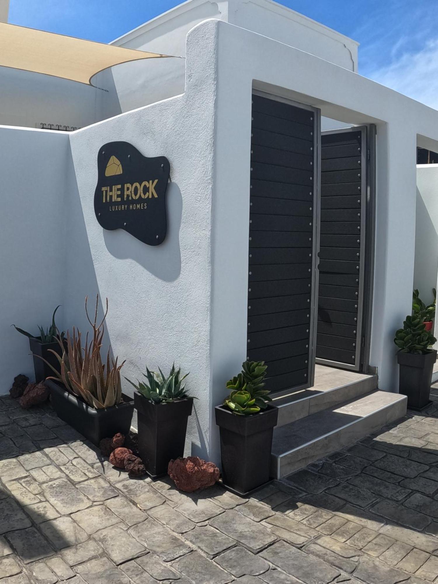 The Rock Luxury Homes Mesaria Exterior foto